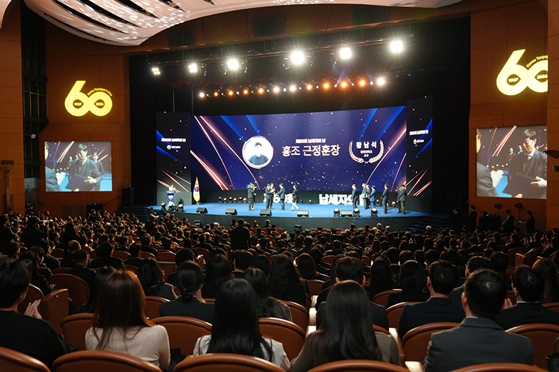 Ŭ���Ͻø� ����ũ���� �̹����� �������ϴ�